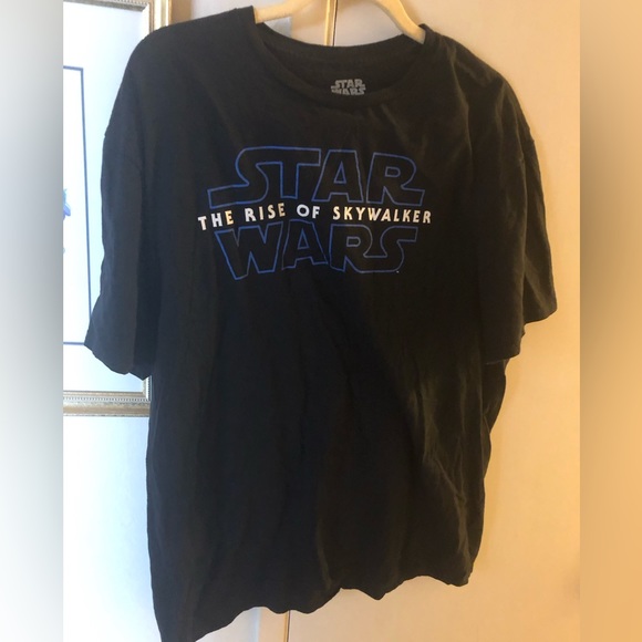 π«Star Wars, the Rise of Skywalker Tee - 688 *tee deal $18 or $15 w/offer - Picture 1 of 3